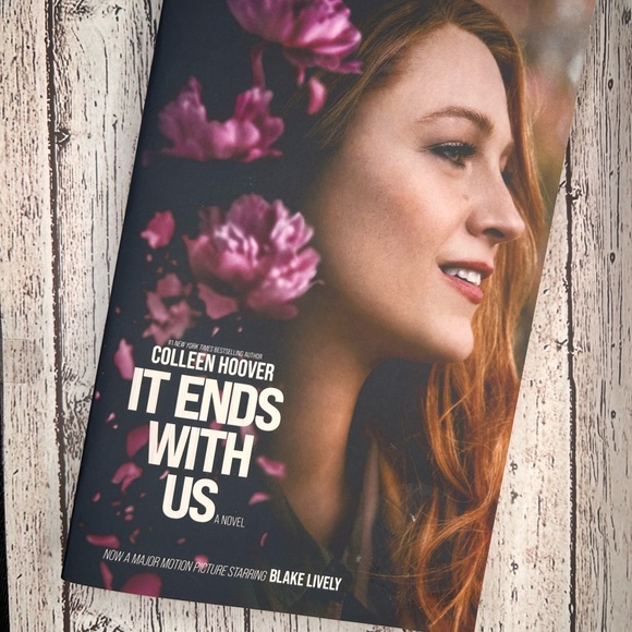 Other - It Ends With Us by Colleen Hoover Book EUC